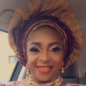 Meet your Posher, Joelle